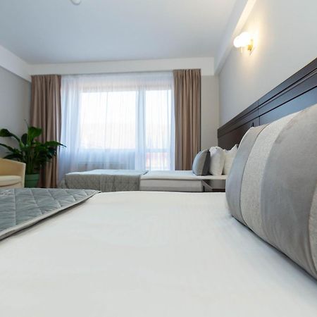 Hotel Restaurant Alesia Corunca Bagian luar foto