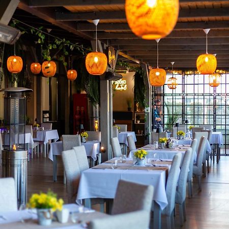 Hotel Restaurant Alesia Corunca Bagian luar foto