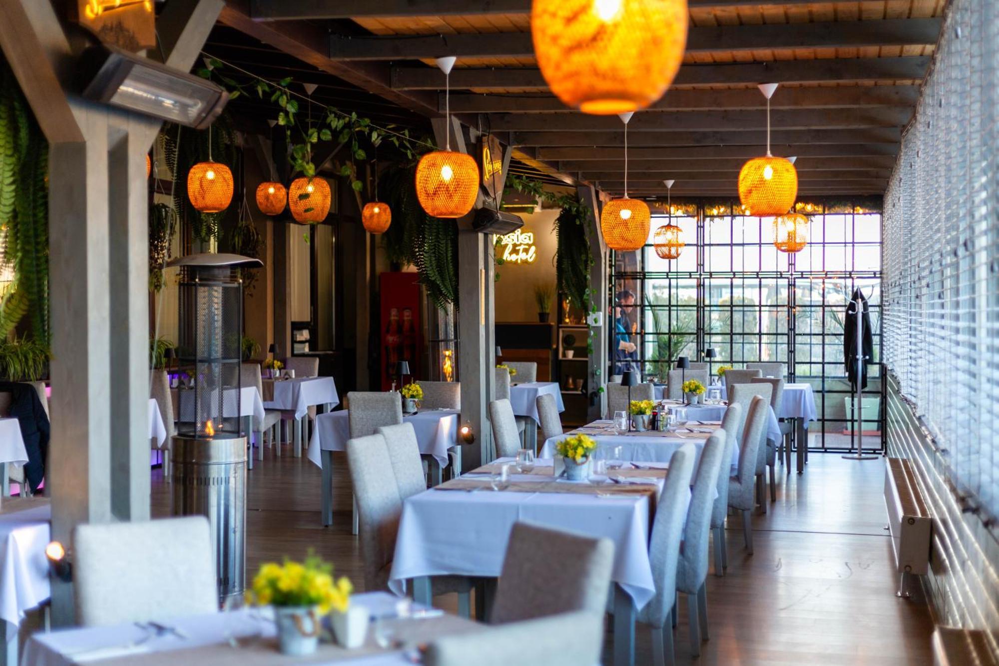 Hotel Restaurant Alesia Corunca Bagian luar foto