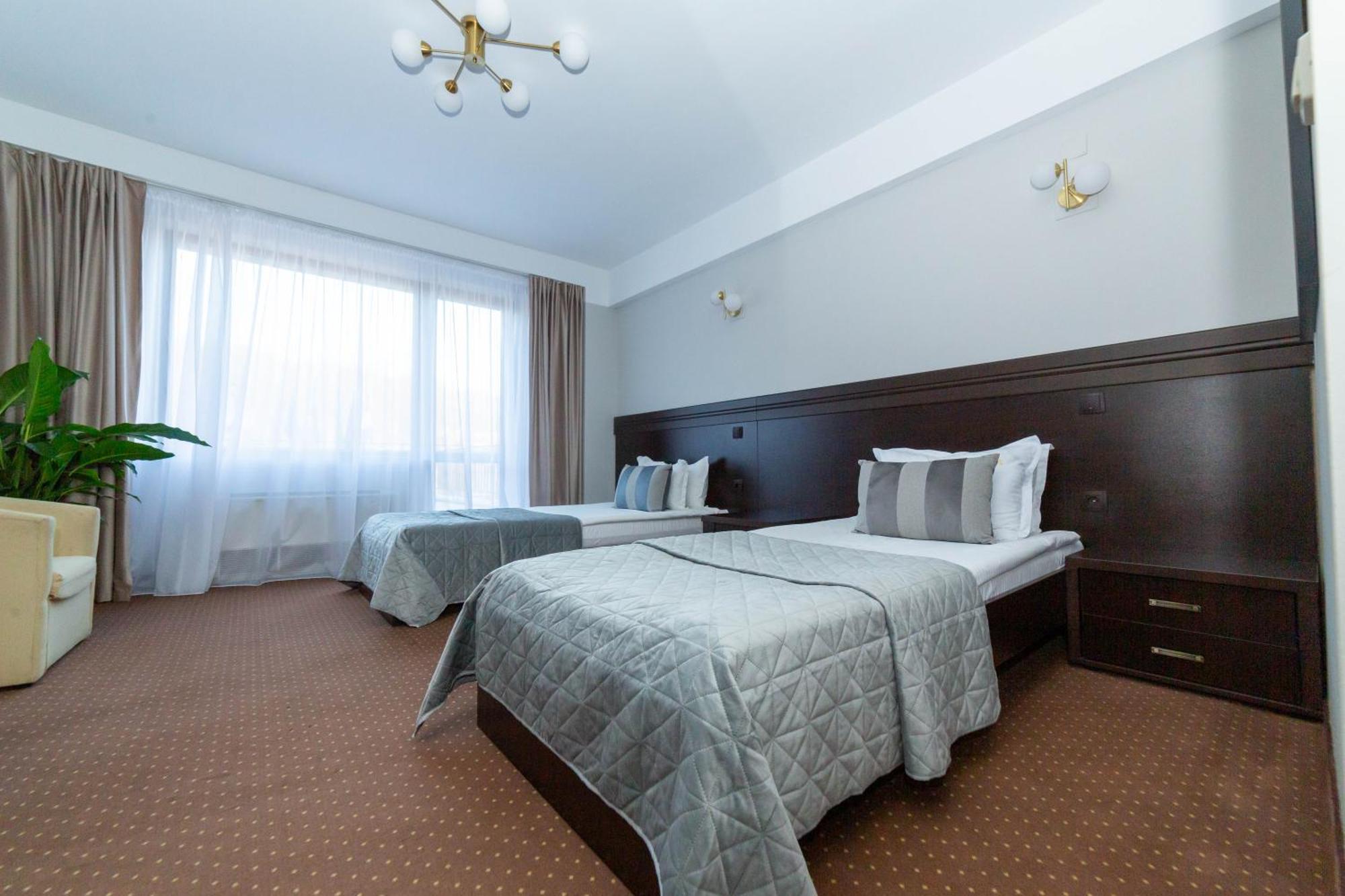 Hotel Restaurant Alesia Corunca Bagian luar foto